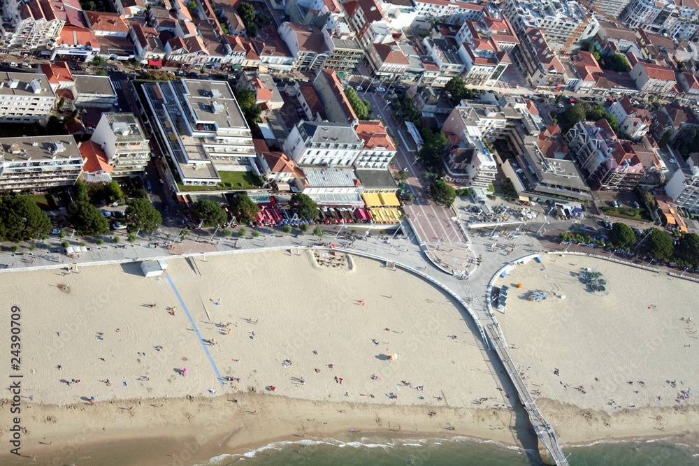 Obraz premium Widok z lotu ptaka Arcachon, Francja