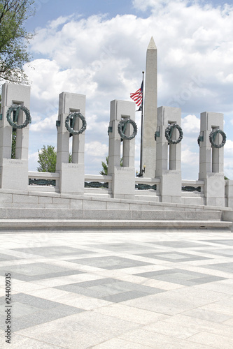 Washington Monument and World War II Memorial
