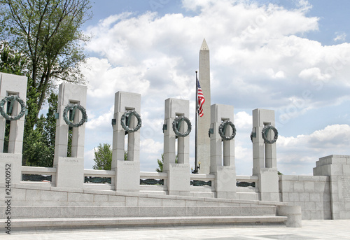 Washington Monument and World War II Memorial