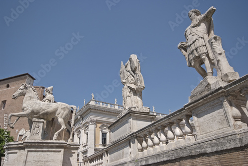 Roma, Campidoglio, i Dioscuri e la statua di Costantino