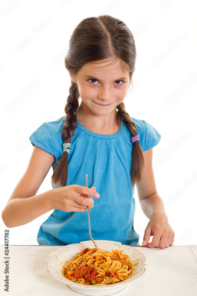 little girl eating spaghetti-bambina e spaghetti little girl eating spaghetti-bambina e spaghetti