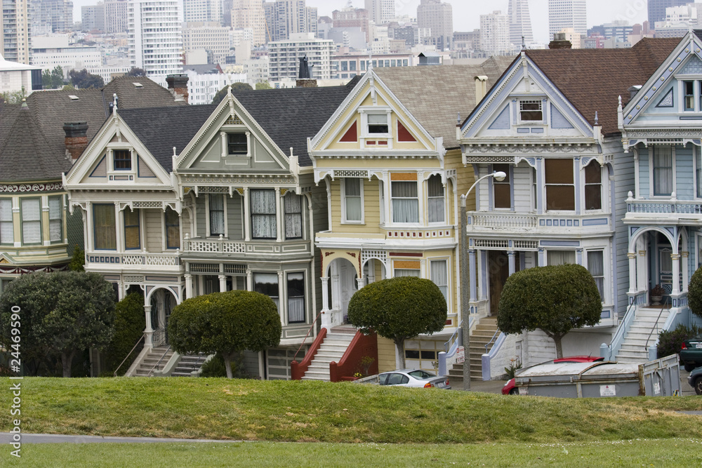 Victorian houses in Alamo square in San Francisco Victorian houses in Alamo square in San Francisco
