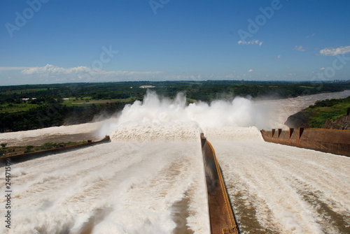 Foto Itaipu spillway
