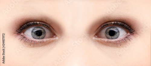 Beautiful micro shoot of a lady´s eyes