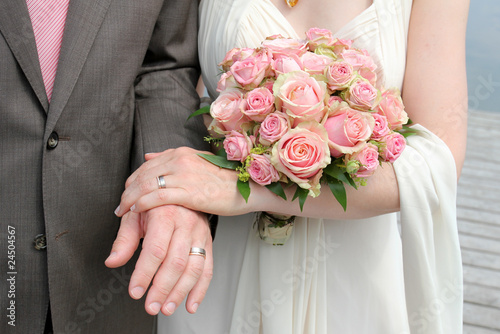 Brautsrauß und Eheringe