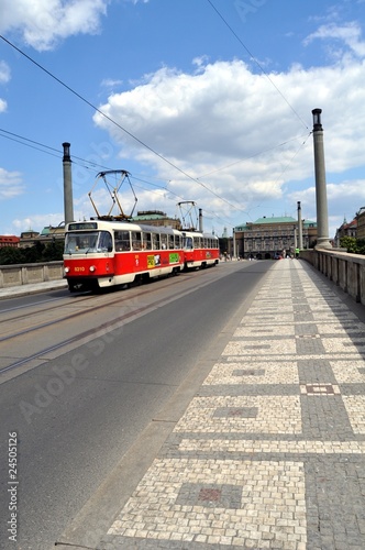Tram sui ponti di Praga