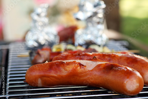 Grillzeit, Wurst auf dem Grill photo