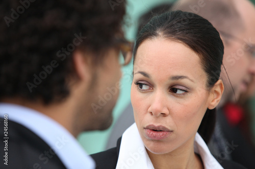 Portrait d'une jeune femme d'affaires photo