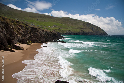 abgelegener berühmter irischer Strand