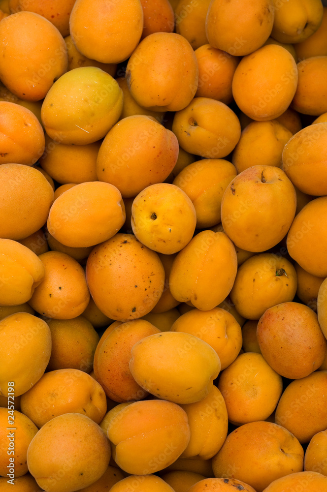 Aprikosen auf dem Wochenmarkt