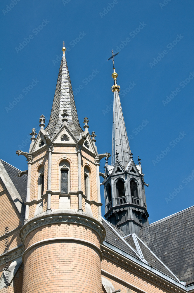 Türme der Friedhofskapelle in Braunschweig