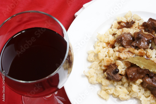 Wildgulasch mit selbst gemachten Spätzle photo