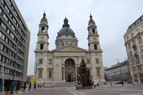 St. Stephen's Basilica - Budapest, Hungary © Scirocco340