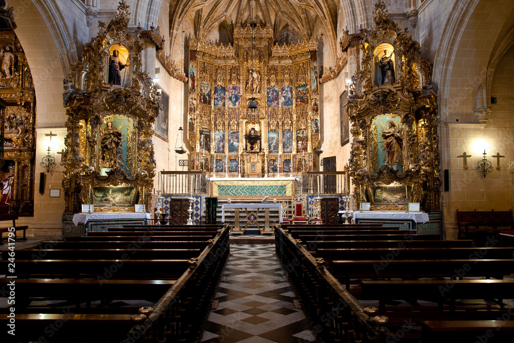 Interior de la iglesia de San Pedro en Arcos de la Frontera