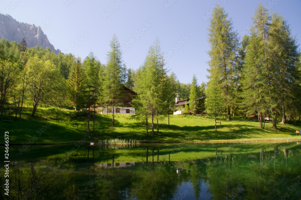 Fototapeta premium Bergsee Idylle idyllisch romantisch einsam ruhig glasklar