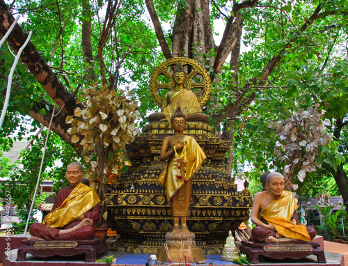 Images under Prasrimahabhodi tree