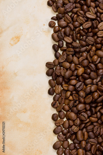 coffee beans © Sergii Moscaliuk