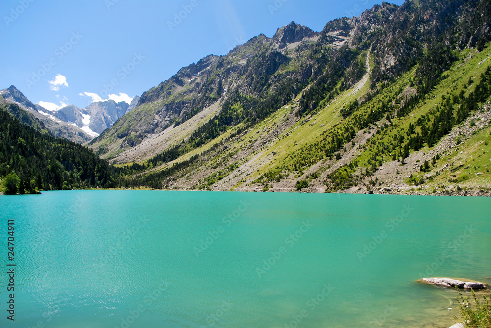 Lac de Gaube et eaux turquoises