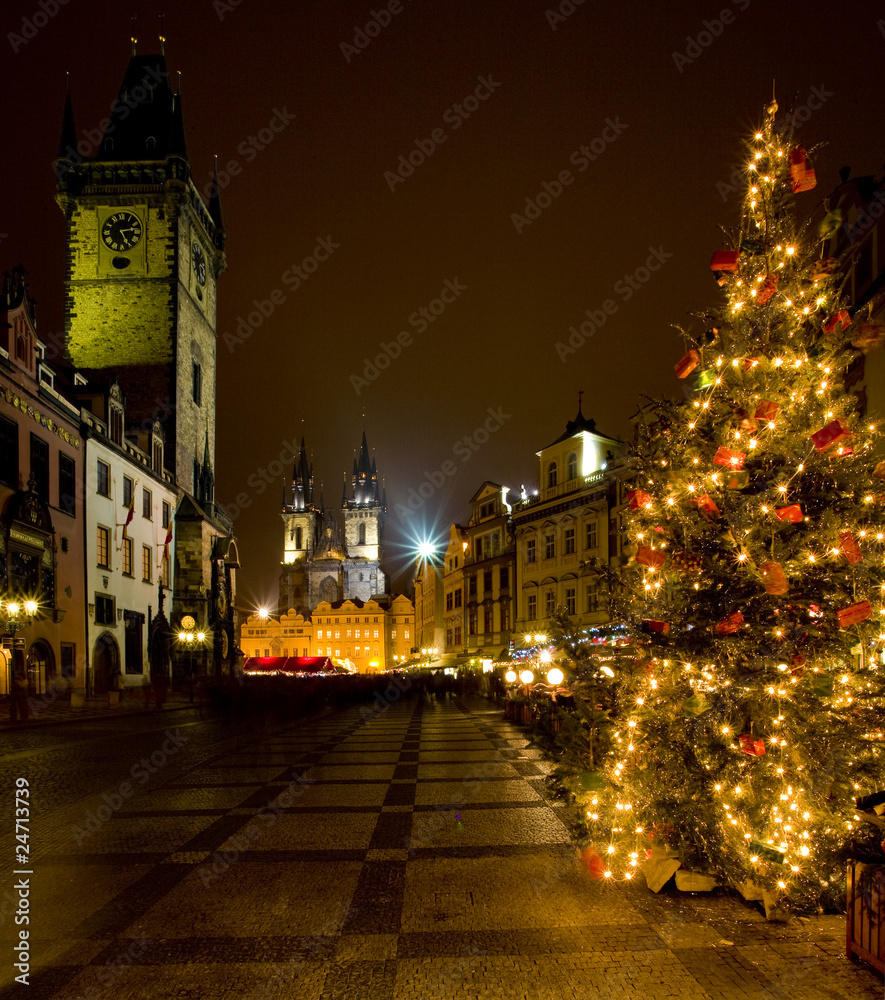 Fototapeta premium Old Town Square at Christmas, Prague, Czech Republic