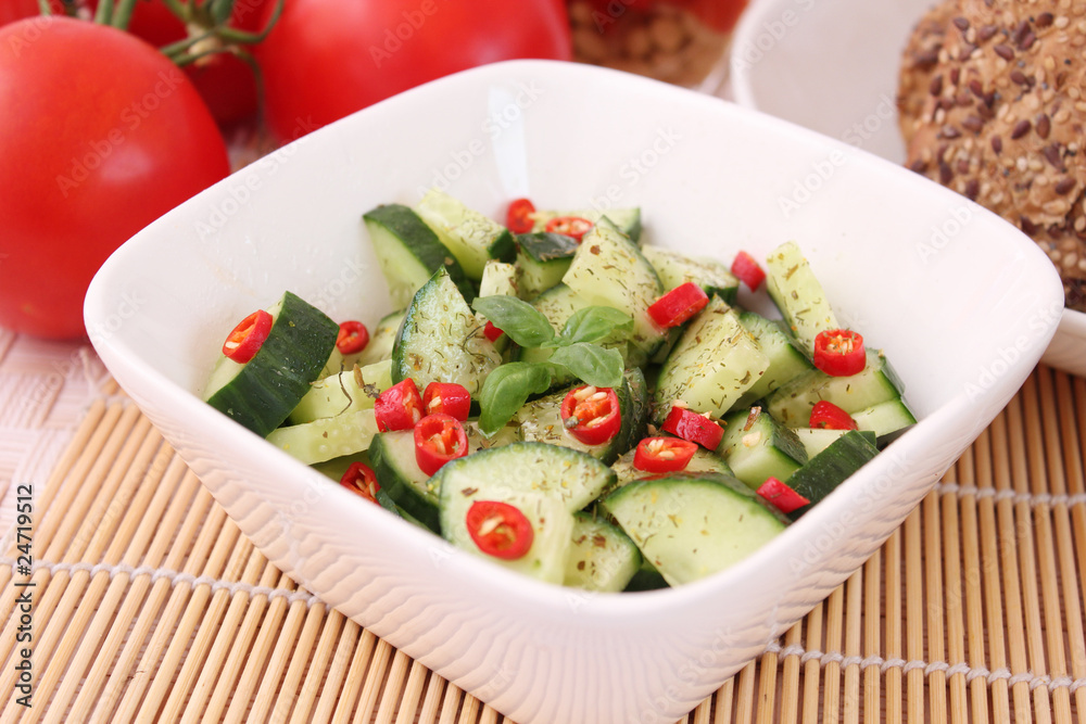 Gurkensalat mit Chili Gurkensalat mit Chili