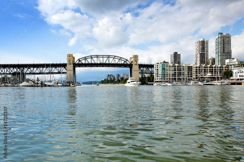 Naklejka premium Burrard Bridge in Vancouver