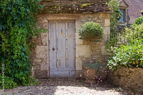 Fototapeta Naklejka Na Ścianę i Meble -  Rustic Mediterranean doorway