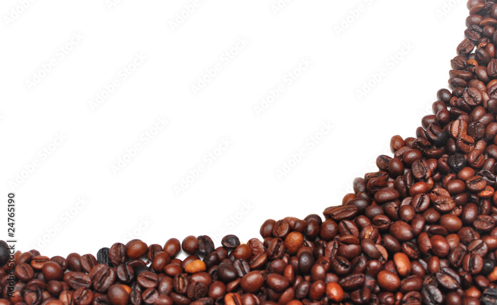 Fototapeta premium coffee beans on white
