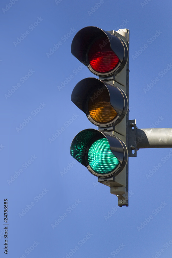 Ampel Grün - Wolkenlos Stock-Foto | Adobe Stock