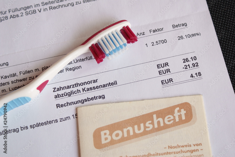 Zahnarzt / Rechnung / Bonusheft StockFoto Adobe Stock