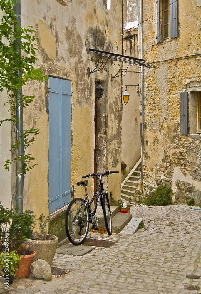 Ruelle médiévale en Provence à Dieulefit