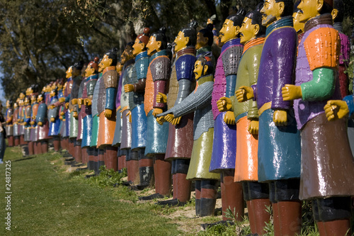 one chinese army represented by clay statues