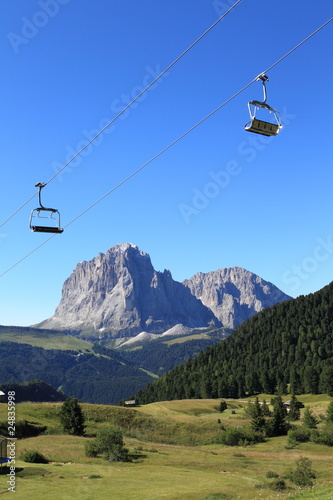 Langkofel in den Dolomiten mit Sessellift