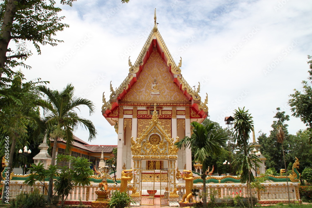 Naklejka premium Wat Charoenphon, Tha Kon Yang, Kantarawichai