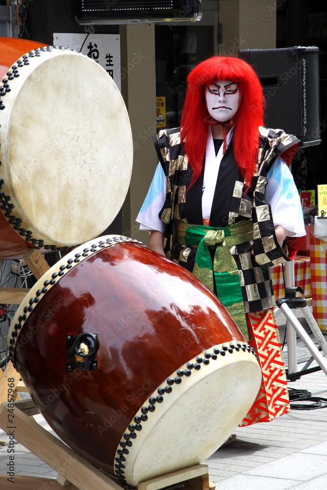 Fototapeta premium homme en habits Kabuki