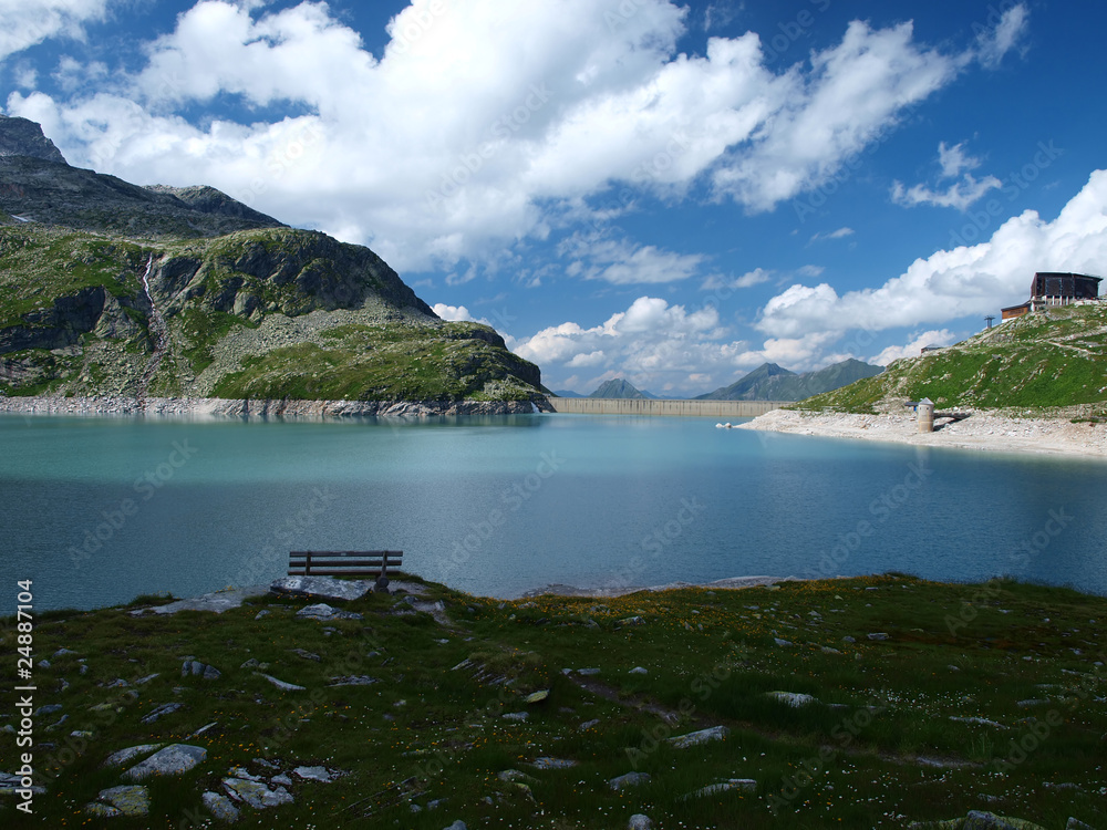 Obraz premium Bench in the high Alps