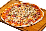 Big Party pizza mit champignons,schinken,oliven,freisteller