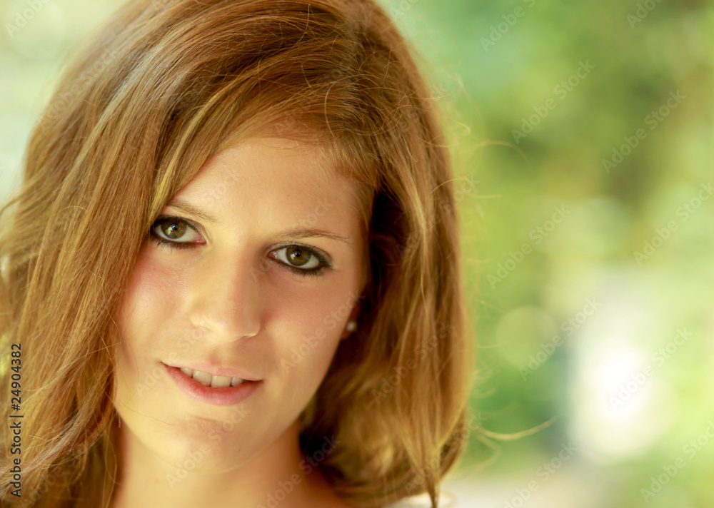 Portrait einer jungen Frau sehr natürlich Portrait einer jungen Frau sehr natürlich
