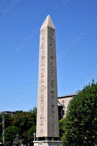 Istanbul, obelisco di Teodosio photo
