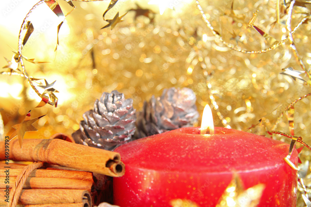 brennende Weihnachtskerze brennende Weihnachtskerze