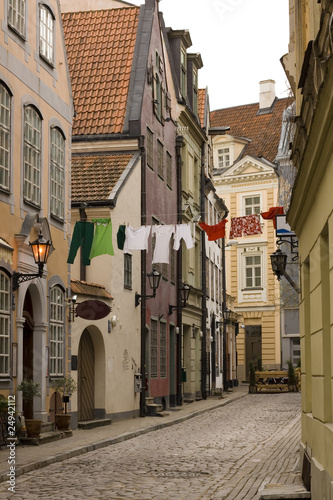 Fototapeta Naklejka Na Ścianę i Meble -  Dry the linen on the street of old Riga, Latvia