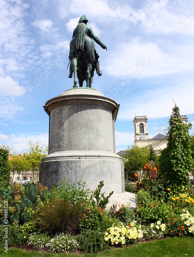 statue napoléon de dos, la roche-sur-yon photo