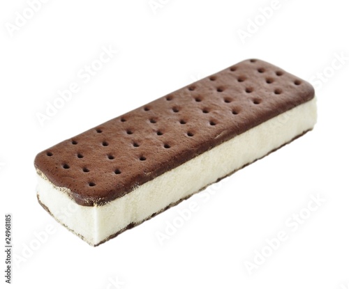 Vanilla and cookie ice cream sandwich bar