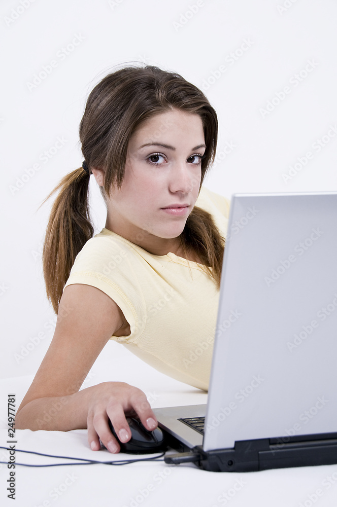 Mädchen am Laptop Mädchen am Laptop