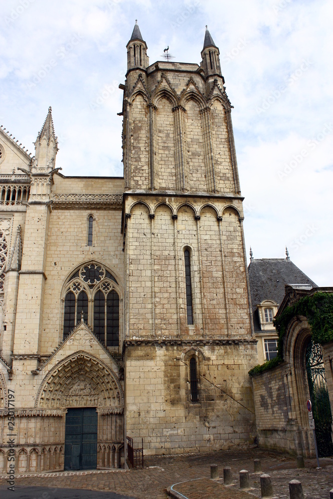 cathédrale saint pierre à poitiers
