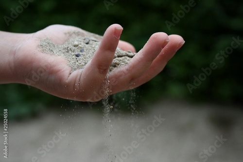 hand voll sand © motivjaegerin