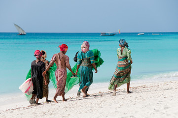 Fototapete Sansibar Frauen in traditioneller Kleidung Sansibar  © Marta