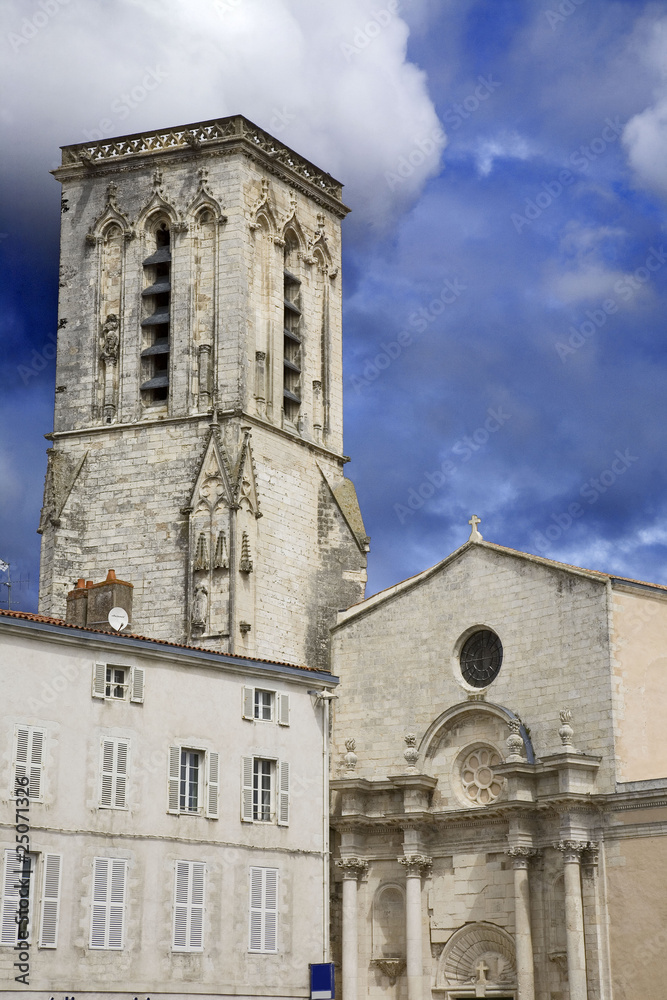 france; 17; la rochelle : église saint sauveur; clocher 15° sièc