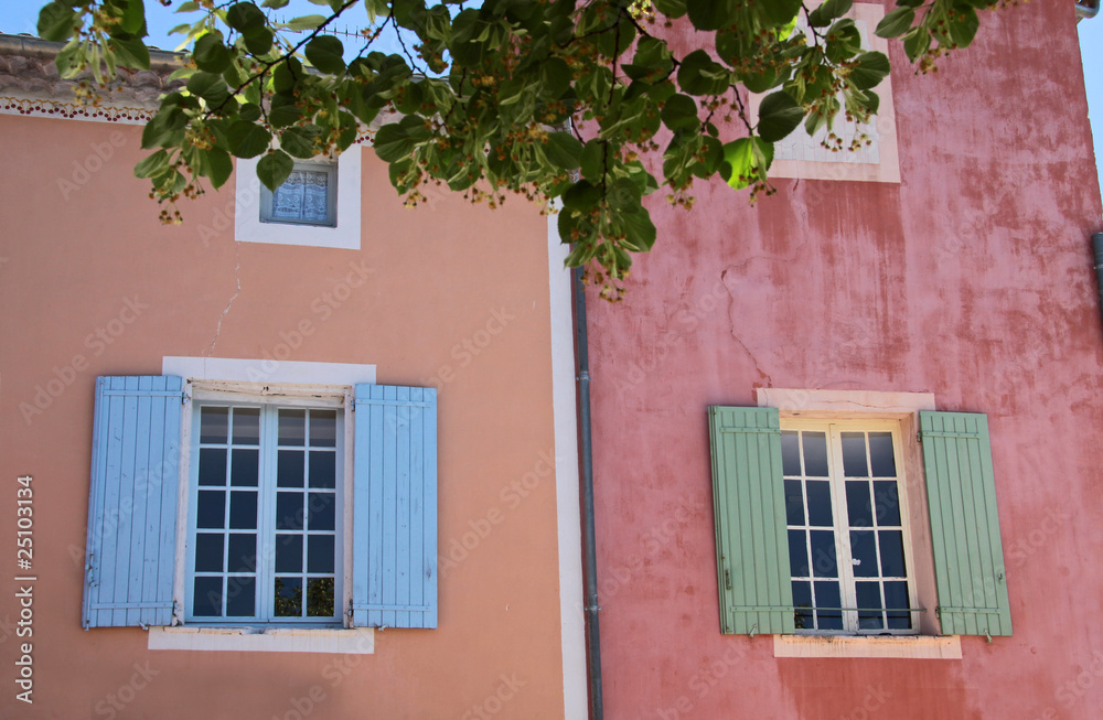 Bunte Häuser in Roussillon