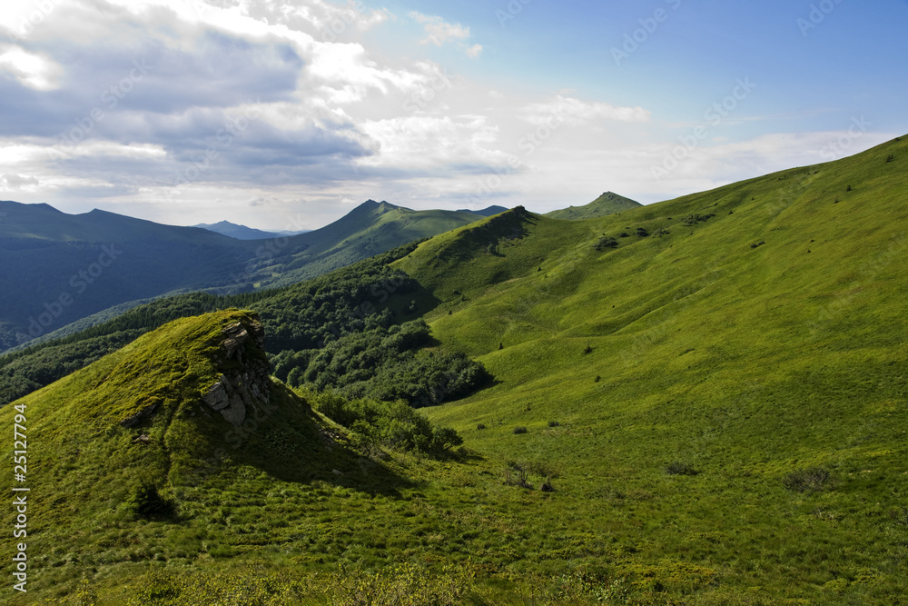 Fototapeta premium Zielone Wzgórza