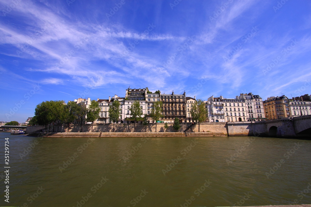 Paris Paris